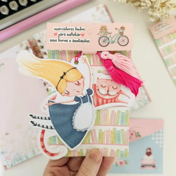 Kit com 2 Marcadores de Livro Alice no Pais das Maravilhas