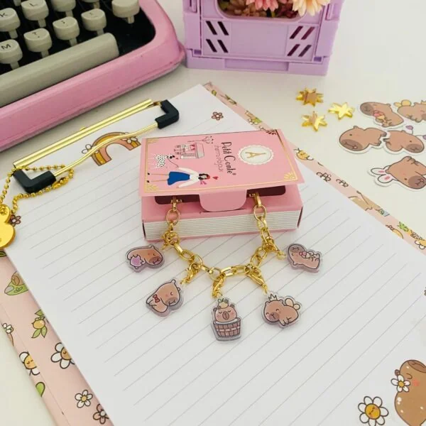 Pulseira M Petit Conte com 5 Charms Capivaras