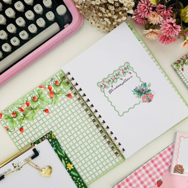 Caderno Minhas Receitas - Morangos