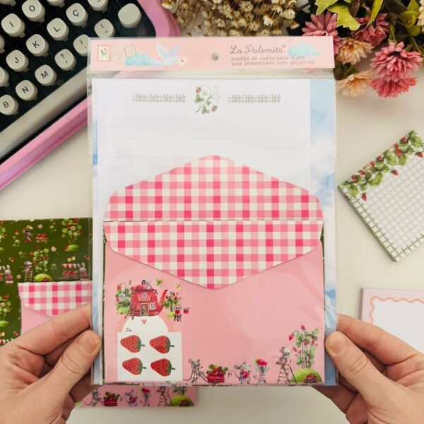 Kit Papeis de Carta com Envelopes La Palomita - Fazenda de Morangos