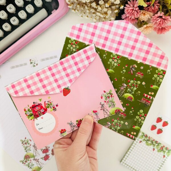 Kit Papeis de Carta com Envelopes La Palomita - Fazenda de Morangos