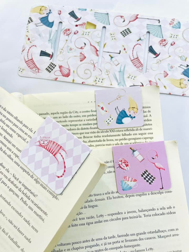 Kit 3 Marcadores de Pagina Magneticos - Alice no Pais das Maravilhas